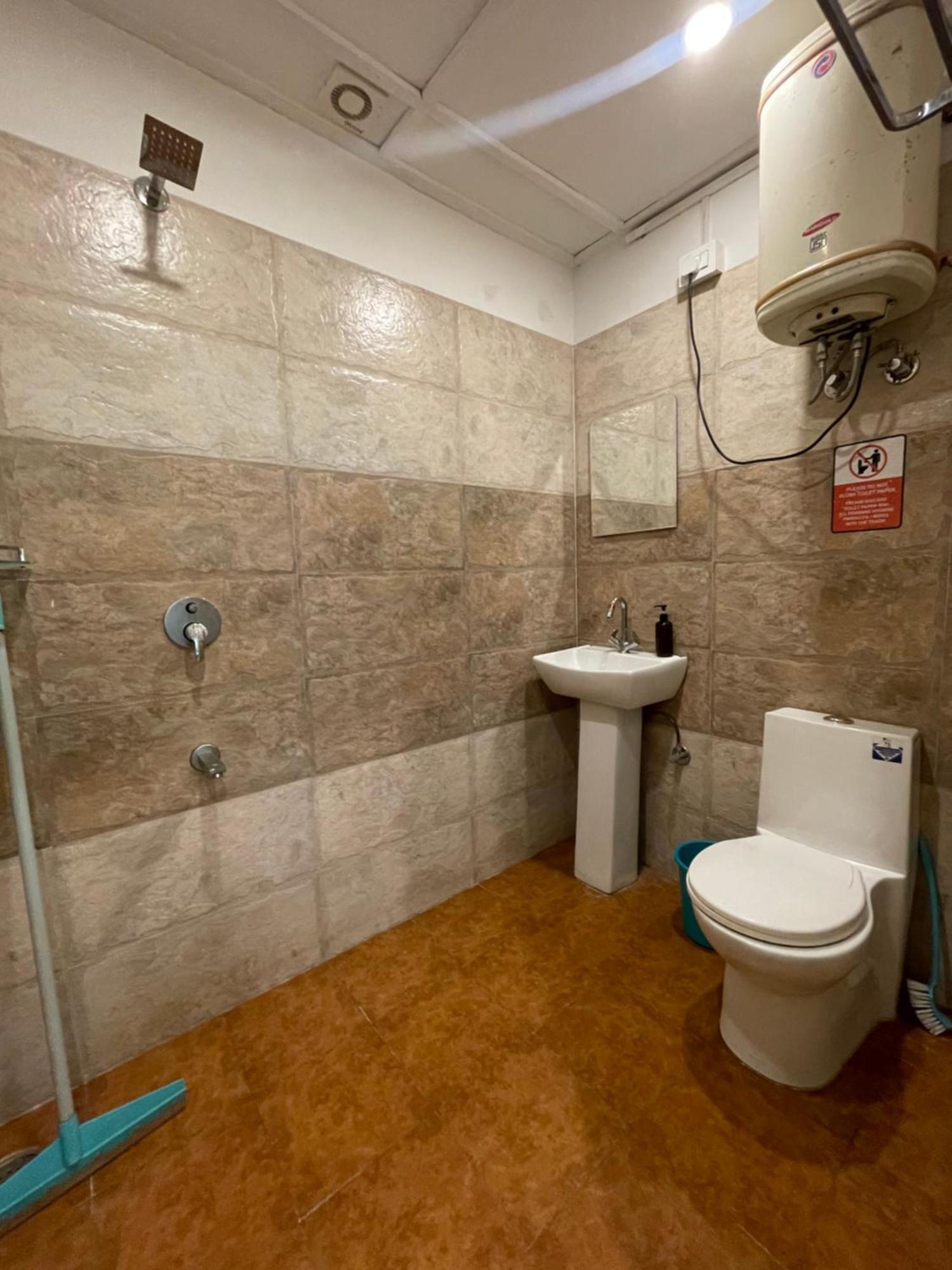 מקלוד גאנג' Eevolve Dharamkot - An Eco Hostel מראה חיצוני תמונה