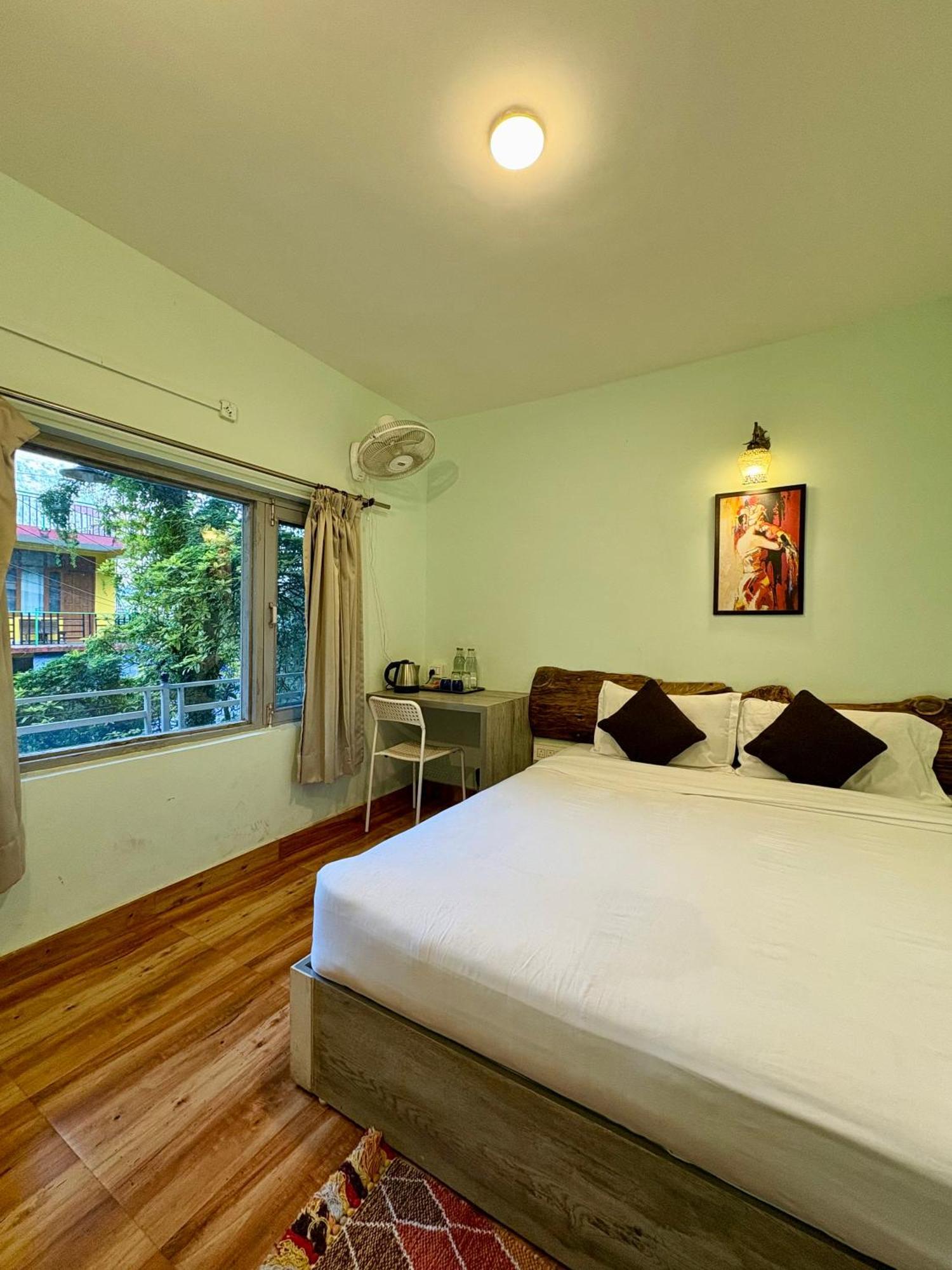 מקלוד גאנג' Eevolve Dharamkot - An Eco Hostel מראה חיצוני תמונה